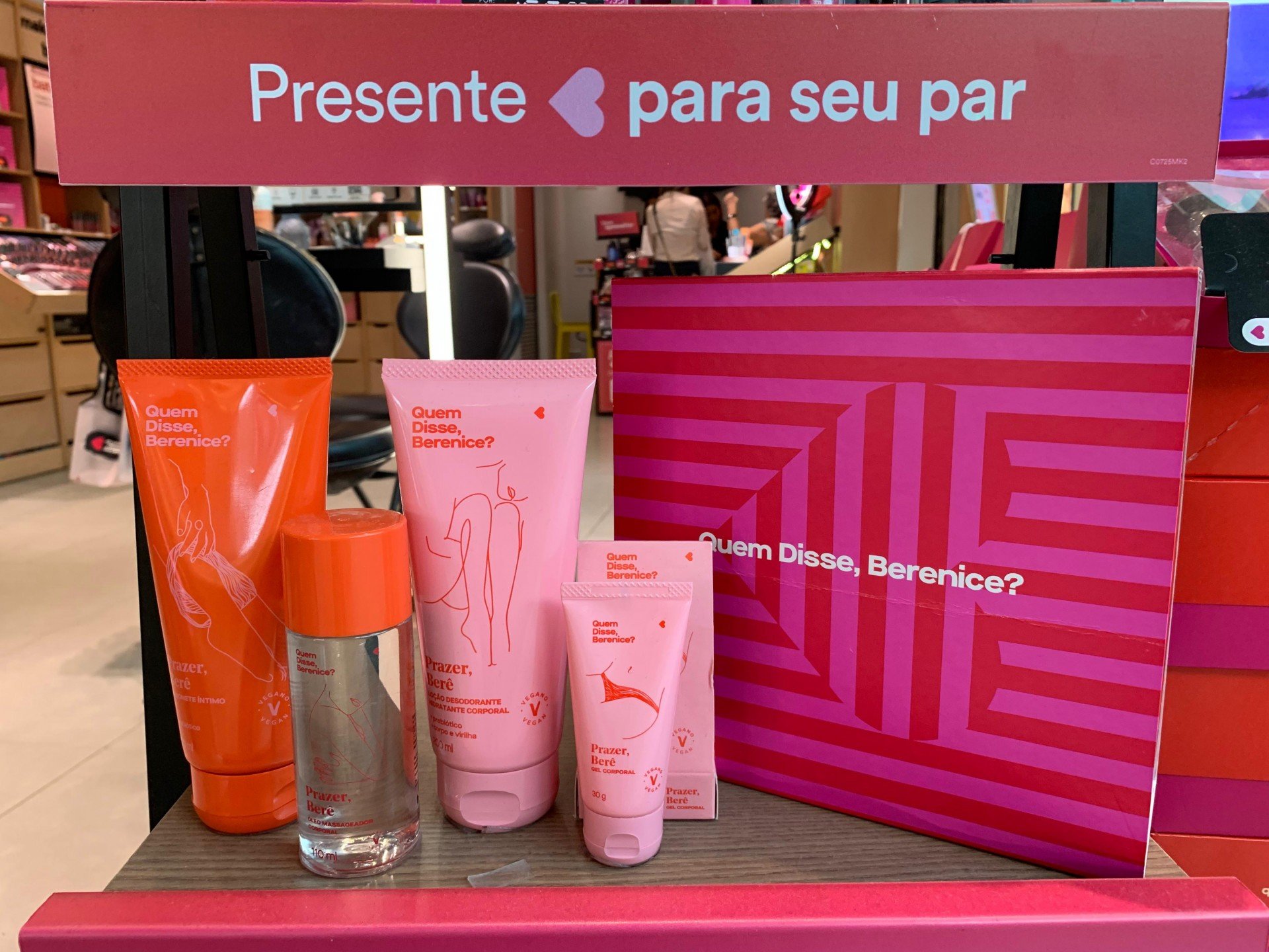 O kit com sabonete íntimo, óleo massageador, loção hidratante e gel corporal está custando R$ 123,41.