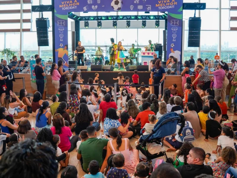 Temporada de Férias com Carol Levy anima a criançada no domingo