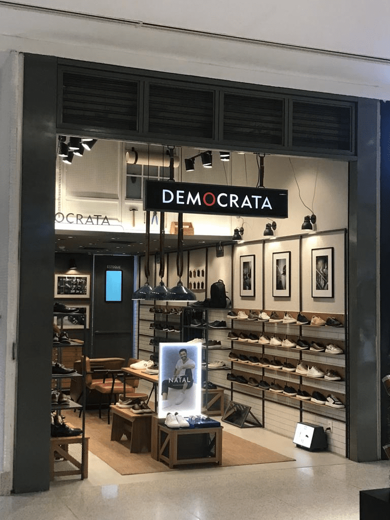 DEMOCRATA